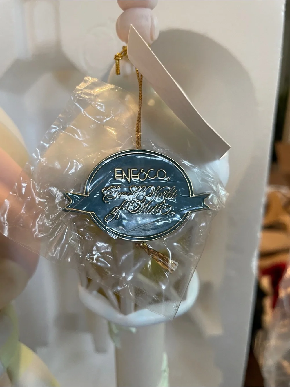 Precious Moments O Come All Ye Faithful Boy w Lightpost Animated Musical Display